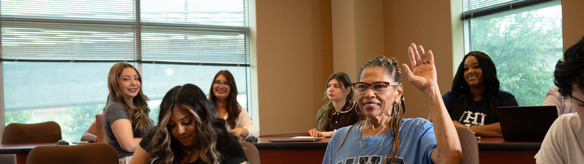 imageof a group of students in a meeting
