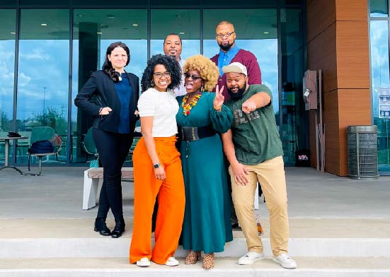 Emerging Voices in STEM guest speakers and HHMI SynergIE Leadership team second group photo