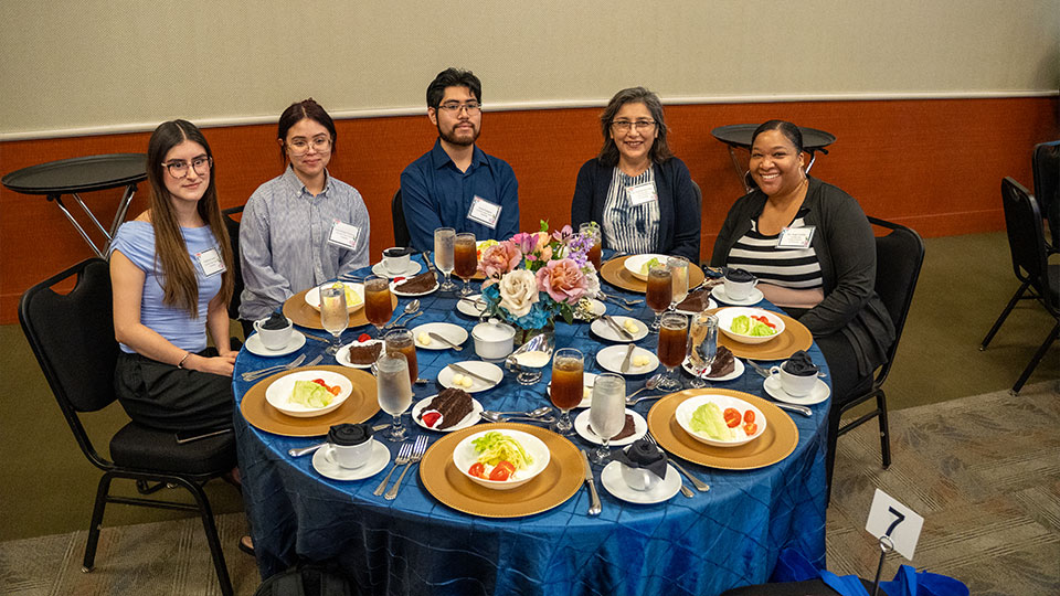 Group of student, faculty and staff 