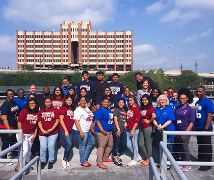 group photo of volunteers